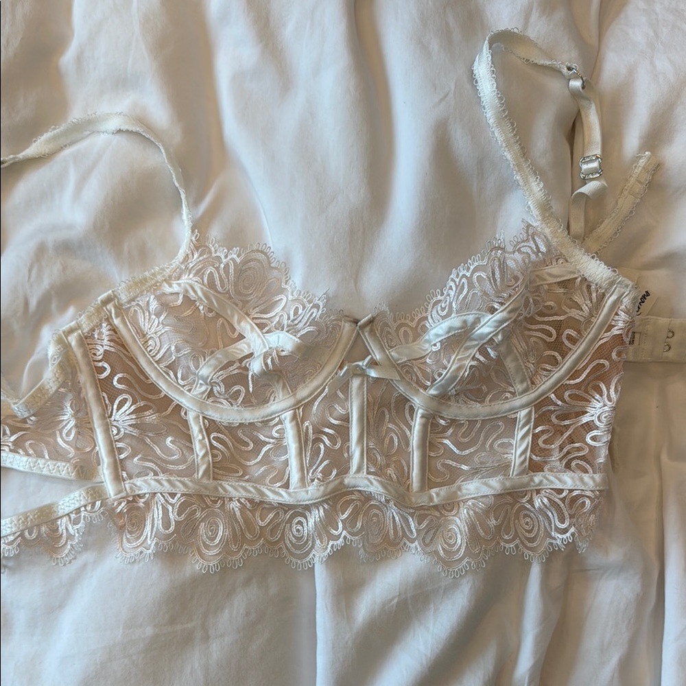 For Love & Lemons 
New Stunning bustier white bra lace top size small